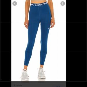 BRAND NEW NIKE LEGGINGS SIZE M